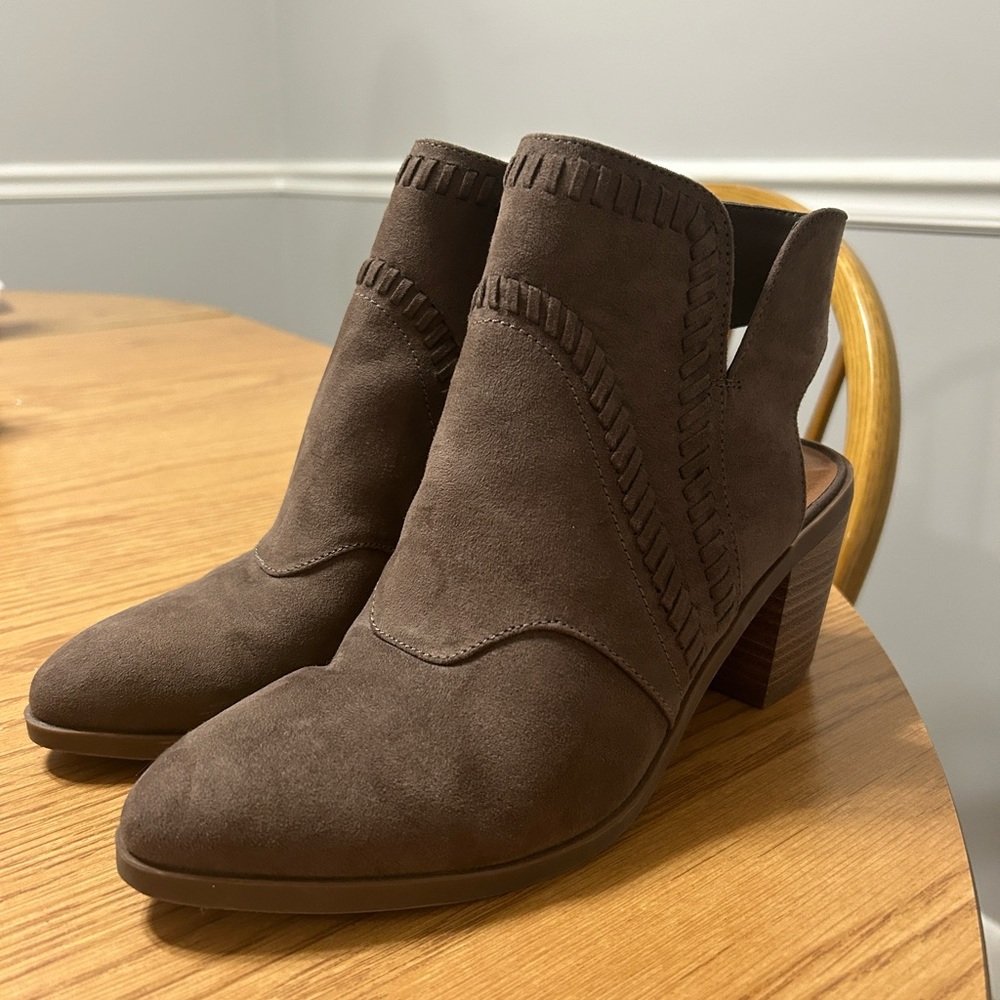 Sonoma Brown Boots